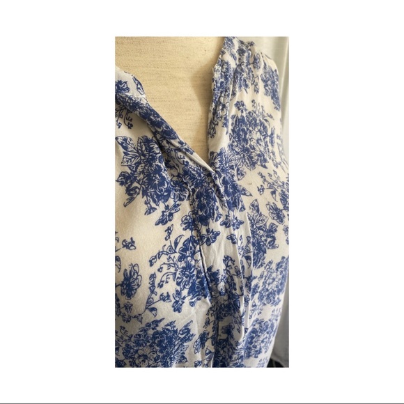 Porcelain Pattern Blouse - Picture 2 of 5